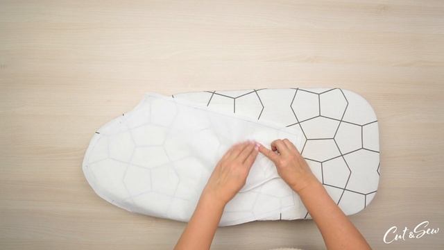 Как быстро обработать застёжку на рукаве / Манжет рукава женской блузки смотреть онлайн