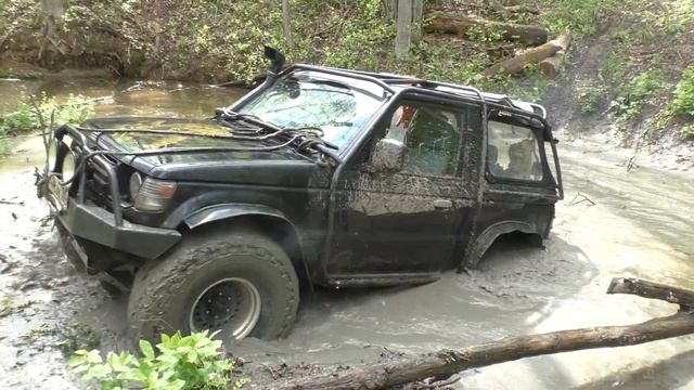 УАЗы, Pajero, штурм лесных ручьев смотреть онлайн