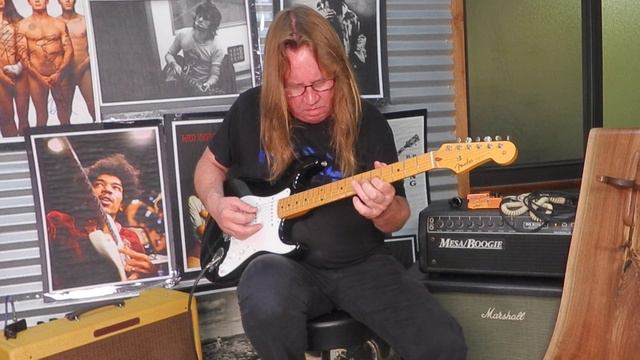 2002 Fender ST57-58US '57 Stratocaster Reissue "Blackie" Vibe -Light Relic - w USA Custom Shop ‘54 смотреть онлайн
