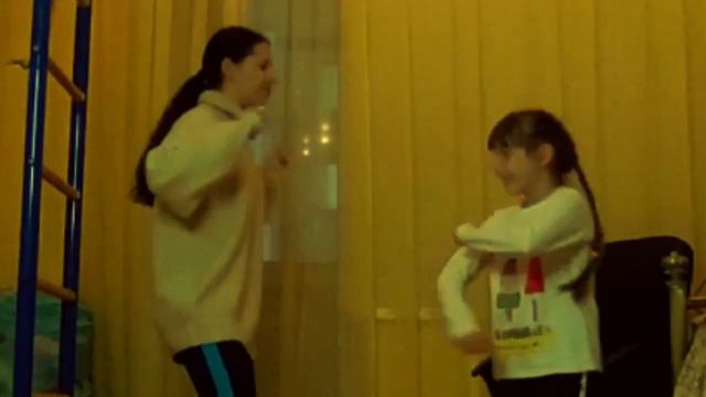 ВСПОМИНАЕМ ТРЮКИ, КОТОРЫЕ КОГДА-ТО ПРИДУМАЛИ САМИ🤸♀️ смотреть онлайн