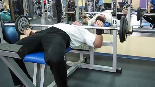 Жим штанги 55 кг на 125 раз (собственный вес 88).AVI смотреть онлайн