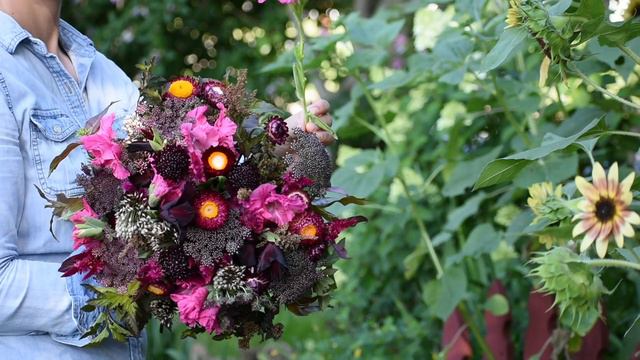 Getting Creative With Gladiolus Flowers // Northlawn Flower Farm