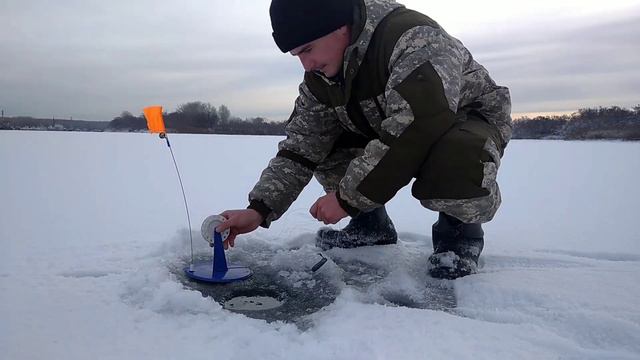 как ставить жерлицы на сильном течении...