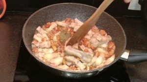 Жареная картошка с салом,луком и грудинкой!!Вкусный рецепт от Korobka!!!