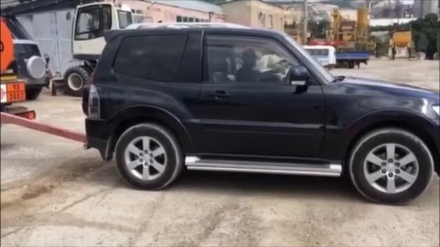 18+ Mitsubishi Pajero 4 Short V6 3,8i vs Газон топливозаправщик затолкали)))
