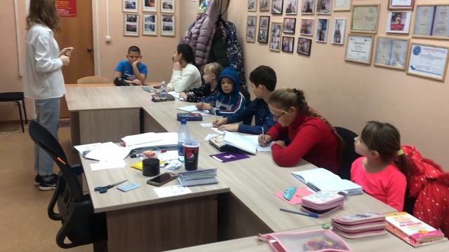 Видеофрагмент занятия с младшими школьниками в нашей Школе. смотреть онлайн