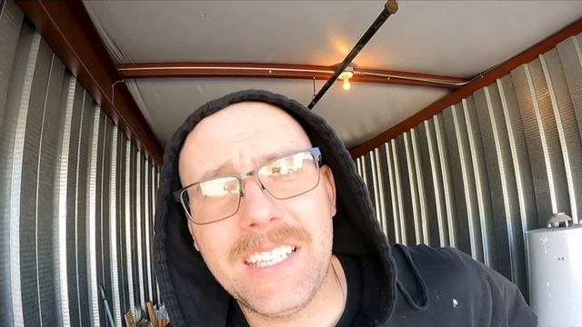 Переезжаю в сторадж/Клею пластиковые трубы полива/Фиттинги по полочкам смотреть онлайн