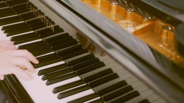 Merry-Go-Round of Life | Joe Hisaishi [Ghibli Best Stories Piano] смотреть онлайн