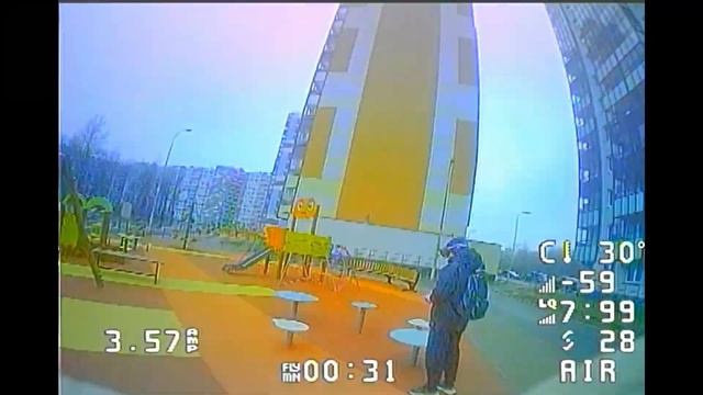 Первый полет на улице Mobeetle6 ELRS 380mah kv23000 смотреть онлайн