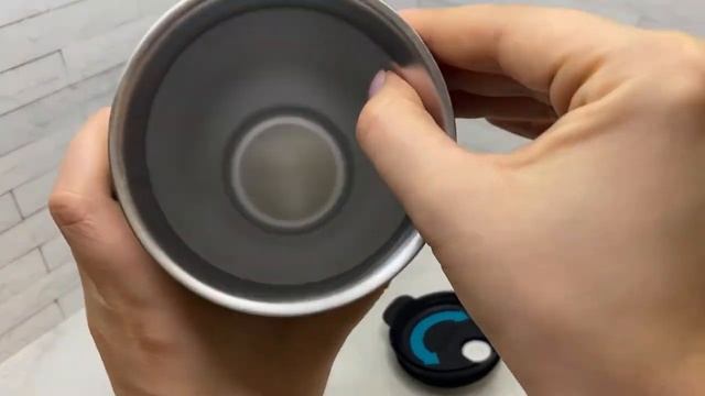 Термокружка 550 мл бирюзовая Zoku | Видео обзор от Kitchen-Devices.ru смотреть онлайн