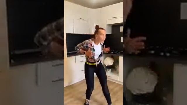 Zumba с Еленой Васильевой смотреть онлайн