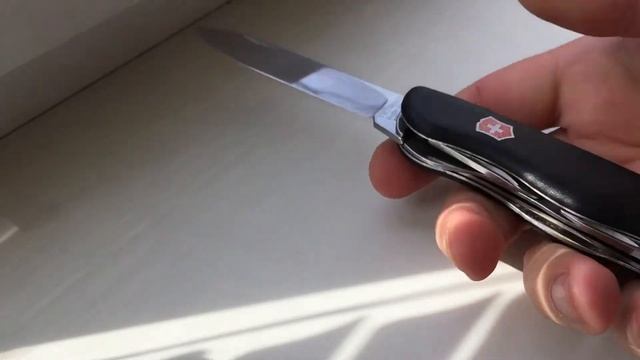 Victorinox Forester 0.8363.3 смотреть онлайн