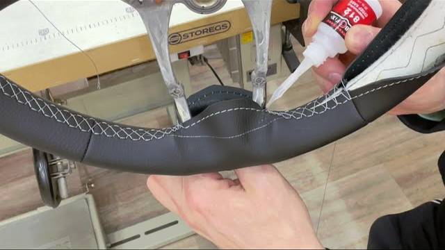 Перетяжка руля Kia Rio 4 с подогревом, часть 3 смотреть онлайн