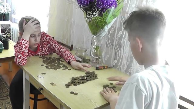 ОТКРЫВАЕМ КОПИЛКУ!!! СКОЛЬКО ДЕНЕГ В 0.5 ЛИТРА БАНКЕ ДЕСТИ РУБЛЁВЫМИ МОНЕТАМИ?! смотреть онлайн