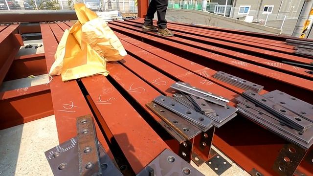 Самая лёгкая РАБОТА в корее крутим болты. смотреть онлайн