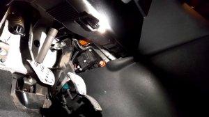 Замена лампочек ПОДСВЕТКИ НОГ И ГАБАРИТОВ на NISSAN QASHQAI