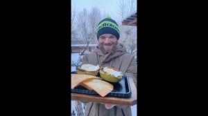 ОЛЕГ МОНГОЛ И САНЯ БЫК ГУЛЯЮТ С ДЕВУШКАМИ ПО СОЧИ / ХЕНА АБАКАНСКИЙ ДЕГУСТИРУЕТ БЛЮДО ИЗ АВОКАДО