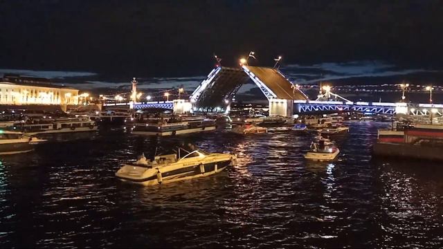 Разведение моста в Санкт-Петербурге/Raising the bridge at St. Petersburg. смотреть онлайн