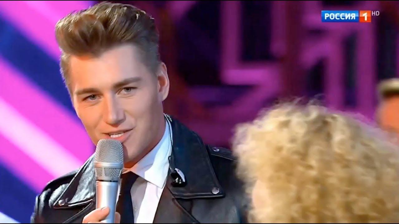 Алексей Воробьев исполнил хит "Я тебя люблю" и покорил всех актрис программы "Привет, Андрей!" смотреть онлайн
