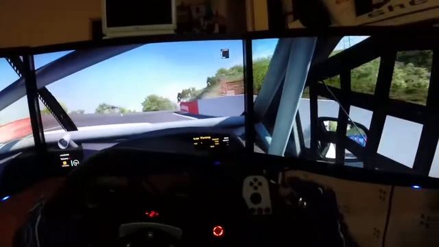 Day off trying to tame a Ford Falcon V8 at Bathurst смотреть онлайн
