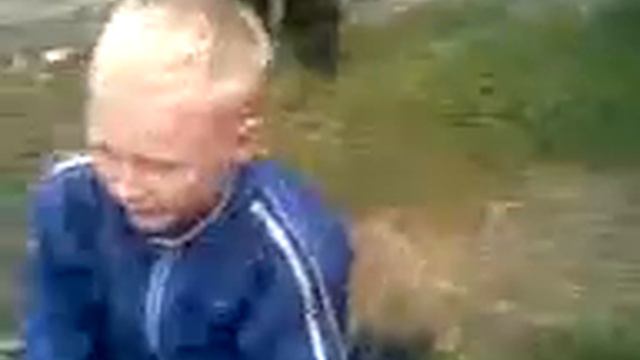 -мальчик тебе помочь? Милицию вызвать? смотреть онлайн