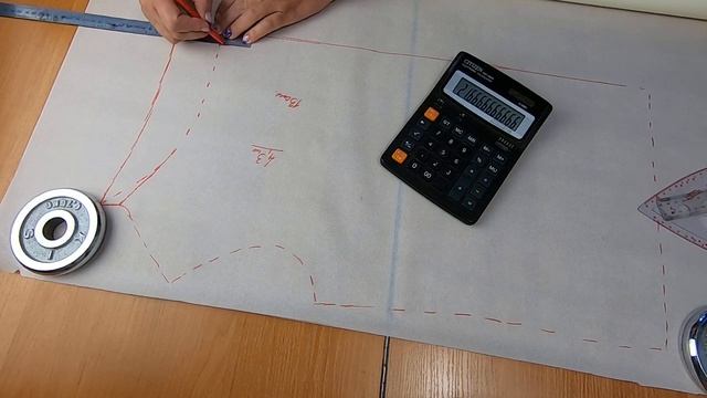 Блуза из шифона со складками по горловине. Моделирование раскрой и первая примерка.mp4