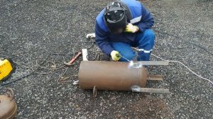 КОПТИЛЬНЯ ГОРЯЧЕГО КОПЧЕНИЯ СВОИМИ РУКАМИ ИЗ ГАЗОВОГО БАЛЛОНА// КОПЧЕНЫЕ  СЛАДОСТИ УХОДЯТ НА  УРА