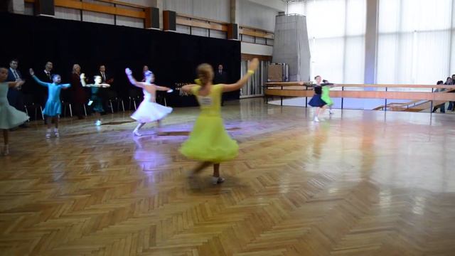 БАЛЬНЫЕ ТАНЦЫ КВИК СТЕП СОЛО смотреть онлайн