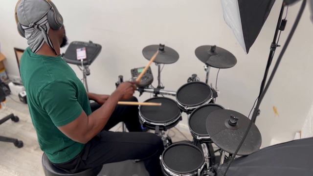 united showbiz Praises set ft Kuame Eugene & philipa смотреть онлайн