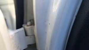 Лада Гранта FL откручиваются и стучат передние двери?!