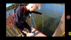 обзор на А4. 24 Часа в КАРТОННОЙ ЛОДКЕ на Речке ! - Челлендж