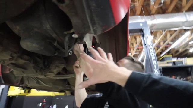 BUILDING A BOLT IN PORSCHE 924/944 AIR BAG KIT - REARS ARE IN! смотреть онлайн