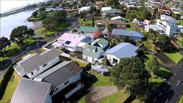 32 Kiwi Esplanade смотреть онлайн
