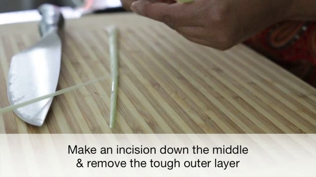How to cut, peel & prepare LEMONGRASS смотреть онлайн