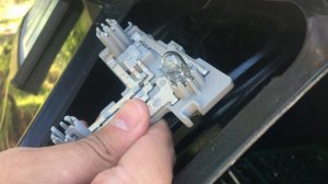 Замена лампочки фонаря заднего хода Volkswagen Passat B7 USA