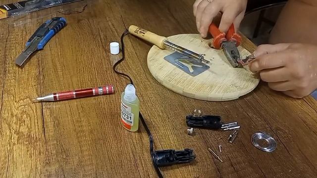 Пайка проводов. Чиним автомобильную зарядку смотреть онлайн