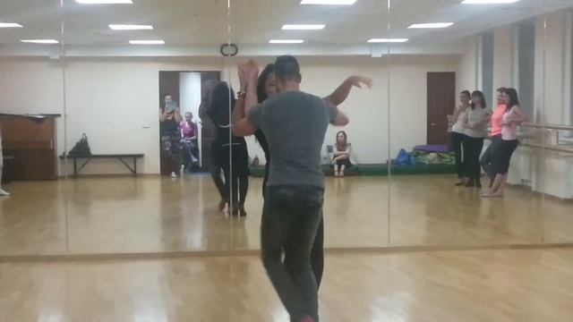 Бачата урок в Mambotime. Олег Соколов и Анна смотреть онлайн