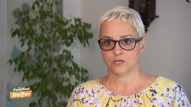 "Wollen sie mich VER*RSCHEN?" 😲 Ein Baby ist im Auto eingesperrt! 1/2 | Die Familienhelfer | SAT.1 смотреть онлайн