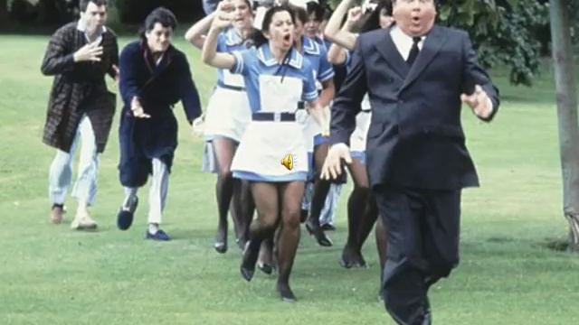 Benny Hill Theme Song смотреть онлайн