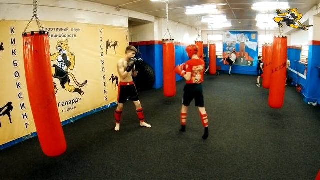 Тренировки по кикбоксингу. Ноги Slowmo