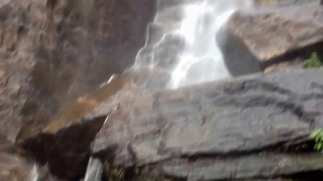 Lovers leap waterfall in Sri Lanka смотреть онлайн