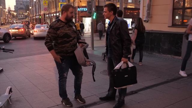 Подарил подписчику iPhone XS Max 512GB на улице + 6.000.000 подписчиков SPECIAL... смотреть онлайн