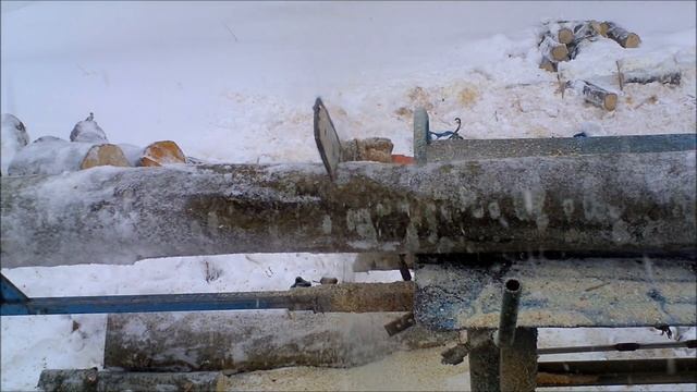 Заготовка дров. Пилим дрова одинаковой длины. Бензокоса ШТИЛЬ в помощь. Sawing wood the same length смотреть онлайн