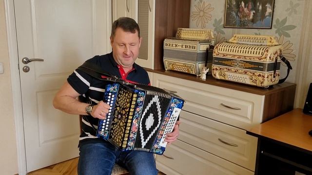 Паша гармонист - Ромашка белая смотреть онлайн