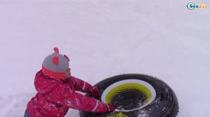 Влог СНЕЖНАЯ ГОРКА Катаемся с Ярославой на санках и ТЮБИНГЕ Развлечения Для Детей