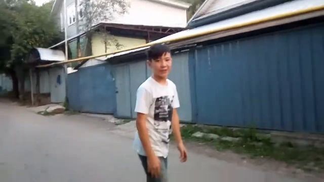 Что лучше ? САМОКАТ VS СКЕЙТБОРД смотреть онлайн