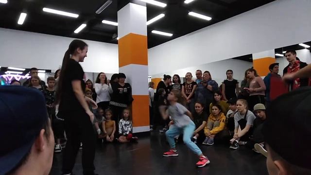 30.10.2018 - DLB (PROТАНЦЫ) Батл RONIA. Школ танцев S-ART смотреть онлайн