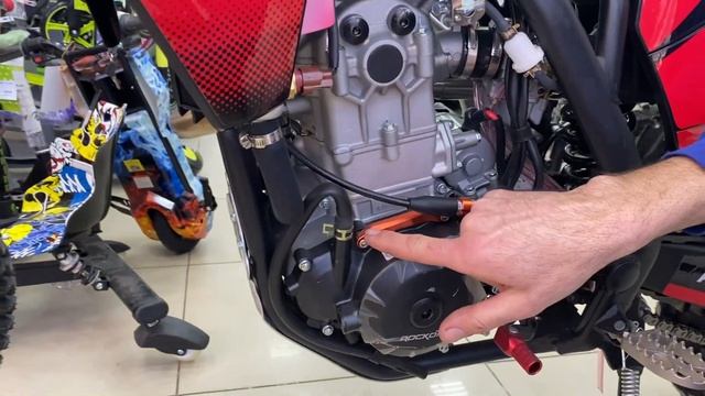 Обзор мотоцикла с мотором 177MM за 250тр (Rockot) смотреть онлайн