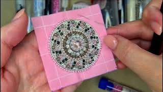 Вышитый кулон (розово-серый) с овальной бисерной кистью и серьги из кабошонов розового кварца. смотреть онлайн