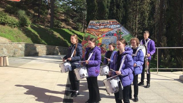 МДЦ "Артек" игра ансамбля "12/15" на улице 3 смена март 2024 смотреть онлайн